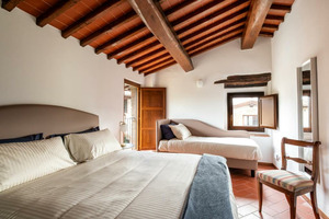 mobili per agriturismo toscana