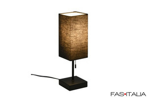 Lampada da tavolo in tessuto con porta USB