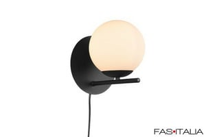 Lampada da parete in metallo e vetro