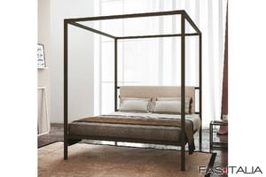 Letto a baldacchino in ferro