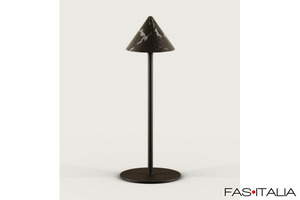 Lampada da tavolo in metallo e marmo