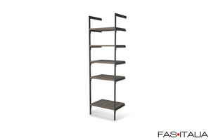 Armadio a montanti da 65cm con portavaligia Armadio a montanti da 65cm con portavaligia